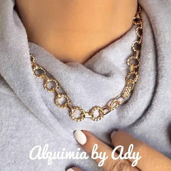 Alquimia Gold Twisted Link Necklace - Picture 2 of 3